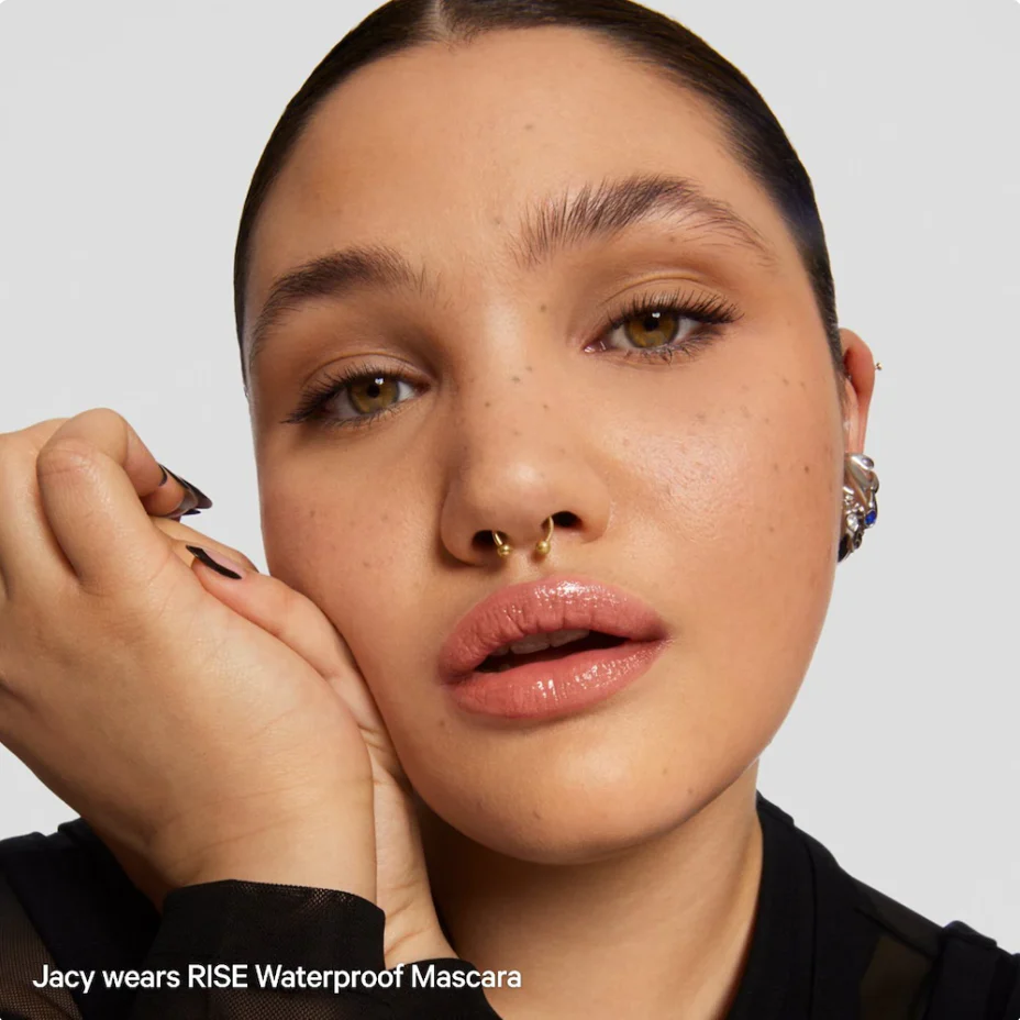 MILK MAKEUP Waterproof RISE Lifting + Lengthening Mascara - Imagen 2